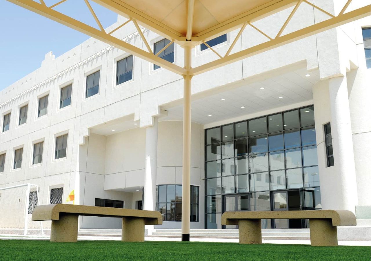 مدارس تطوير 3 تصميم وانشاء و تنفيذ التشطيبات الداخلية و الخارجية للمدارس و الحدائق و المظلات و السواتر واثاث المدارس الداخلي و الخارجي